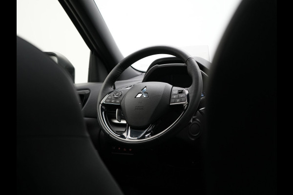 Mitsubishi Eclipse Cross 2.4 Instyle Plug In Hybrid 188pk Dealer O.H. PHEV | Trekhaak Afn. | Panodak | Head Up | Adaptive Cruise | 360 Camera | Lederen Sportstoelen & Stuur Verwarmd | Apple Carplay | Navigatie Via TomTom | Keyless | Blis | DAB |