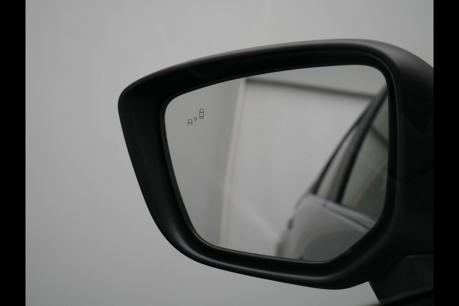 Mitsubishi Eclipse Cross 2.4 Instyle Plug In Hybrid 188pk Dealer O.H. PHEV | Trekhaak Afn. | Panodak | Head Up | Adaptive Cruise | 360 Camera | Lederen Sportstoelen & Stuur Verwarmd | Apple Carplay | Navigatie Via TomTom | Keyless | Blis | DAB |