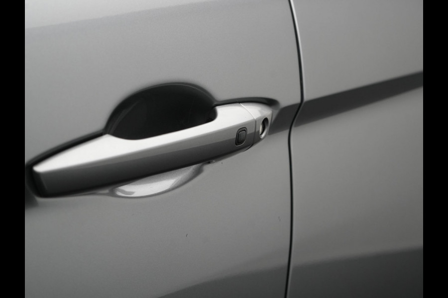 Mitsubishi Eclipse Cross 2.4 Instyle Plug In Hybrid 188pk Dealer O.H. PHEV | Trekhaak Afn. | Panodak | Head Up | Adaptive Cruise | 360 Camera | Lederen Sportstoelen & Stuur Verwarmd | Apple Carplay | Navigatie Via TomTom | Keyless | Blis | DAB |