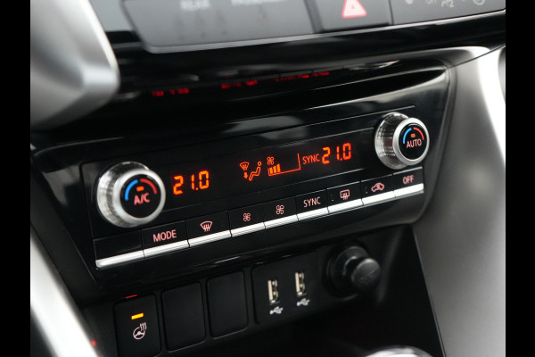 Mitsubishi Eclipse Cross 2.4 Instyle Plug In Hybrid 188pk Dealer O.H. PHEV | Trekhaak Afn. | Panodak | Head Up | Adaptive Cruise | 360 Camera | Lederen Sportstoelen & Stuur Verwarmd | Apple Carplay | Navigatie Via TomTom | Keyless | Blis | DAB |