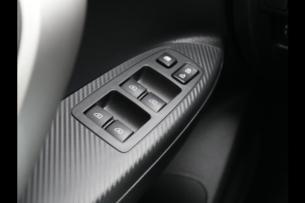 Mitsubishi Eclipse Cross 2.4 Instyle Plug In Hybrid 188pk Dealer O.H. PHEV | Trekhaak Afn. | Panodak | Head Up | Adaptive Cruise | 360 Camera | Lederen Sportstoelen & Stuur Verwarmd | Apple Carplay | Navigatie Via TomTom | Keyless | Blis | DAB |