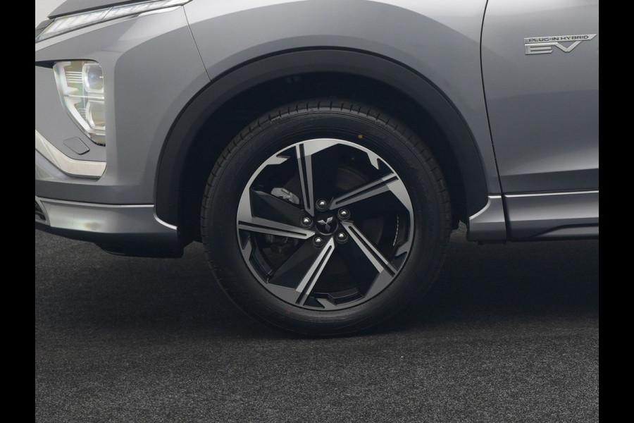 Mitsubishi Eclipse Cross 2.4 Instyle Plug In Hybrid 188pk Dealer O.H. PHEV | Trekhaak Afn. | Panodak | Head Up | Adaptive Cruise | 360 Camera | Lederen Sportstoelen & Stuur Verwarmd | Apple Carplay | Navigatie Via TomTom | Keyless | Blis | DAB |