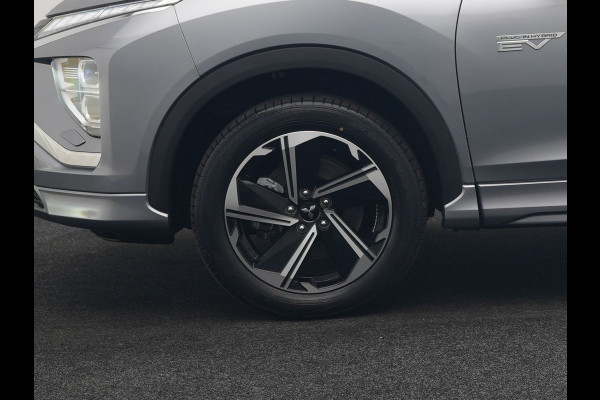 Mitsubishi Eclipse Cross 2.4 Instyle Plug In Hybrid 188pk Dealer O.H. PHEV | Trekhaak Afn. | Panodak | Head Up | Adaptive Cruise | 360 Camera | Lederen Sportstoelen & Stuur Verwarmd | Apple Carplay | Navigatie Via TomTom | Keyless | Blis | DAB |