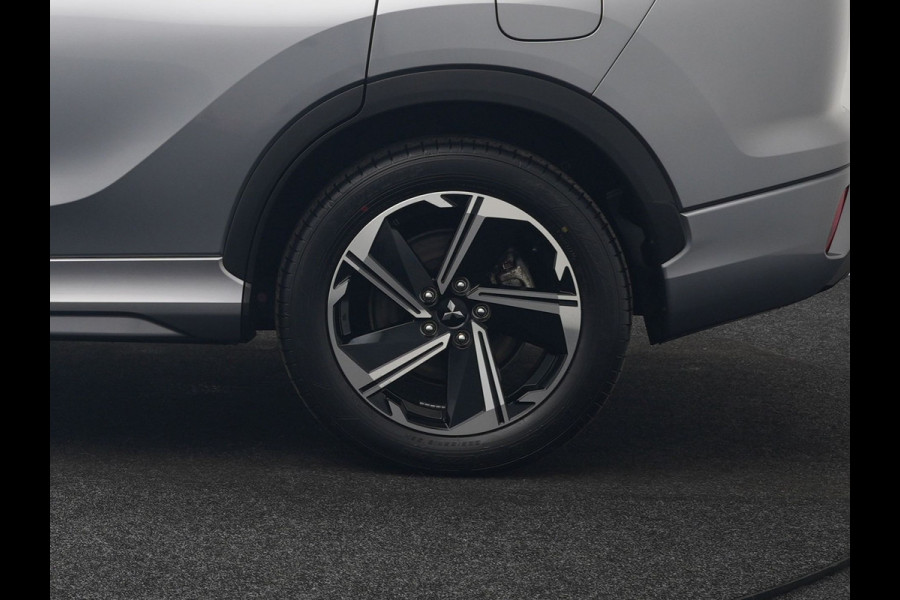 Mitsubishi Eclipse Cross 2.4 Instyle Plug In Hybrid 188pk Dealer O.H. PHEV | Trekhaak Afn. | Panodak | Head Up | Adaptive Cruise | 360 Camera | Lederen Sportstoelen & Stuur Verwarmd | Apple Carplay | Navigatie Via TomTom | Keyless | Blis | DAB |