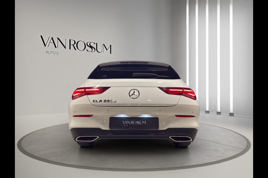 Mercedes-Benz CLA-Klasse Shooting Brake 250 e Luxury Line Automaat | Comfortstoelen | Sfeerverl | 17"Velg | Camera | Volledig digitaal |