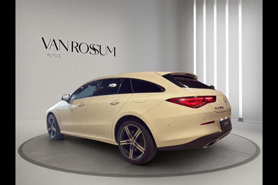 Mercedes-Benz CLA-Klasse Shooting Brake 250 e Luxury Line Automaat | Comfortstoelen | Sfeerverl | 17"Velg | Camera | Volledig digitaal |