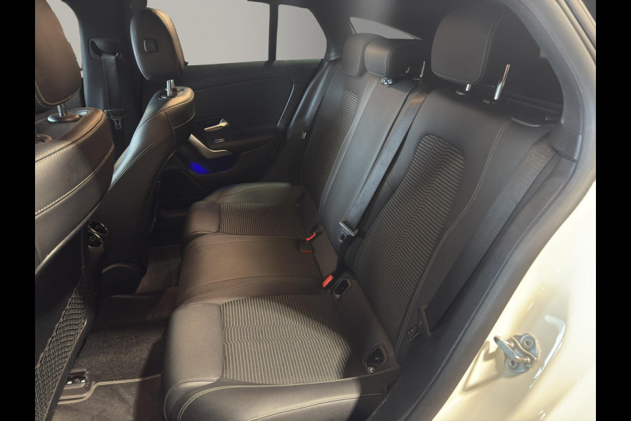 Mercedes-Benz CLA-Klasse Shooting Brake 250 e Luxury Line Automaat | Comfortstoelen | Sfeerverl | 17"Velg | Camera | Volledig digitaal |
