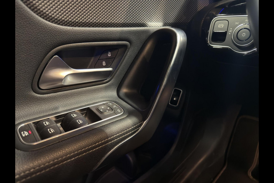 Mercedes-Benz CLA-Klasse Shooting Brake 250 e Luxury Line Automaat | Comfortstoelen | Sfeerverl | 17"Velg | Camera | Volledig digitaal |