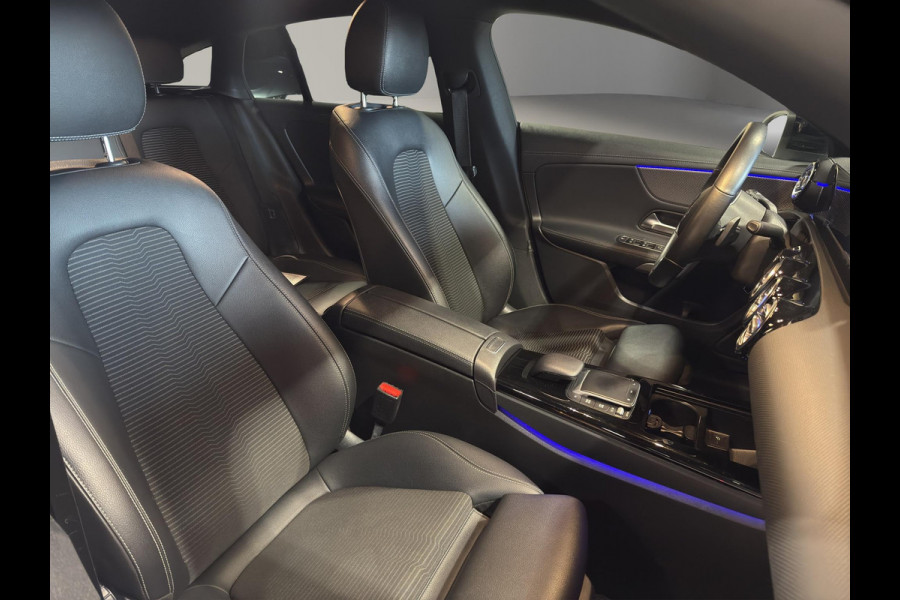 Mercedes-Benz CLA-Klasse Shooting Brake 250 e Luxury Line Automaat | Comfortstoelen | Sfeerverl | 17"Velg | Camera | Volledig digitaal |