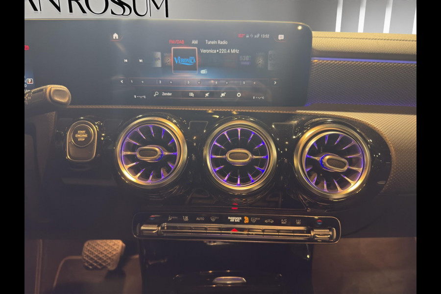 Mercedes-Benz CLA-Klasse Shooting Brake 250 e Luxury Line Automaat | Comfortstoelen | Sfeerverl | 17"Velg | Camera | Volledig digitaal |
