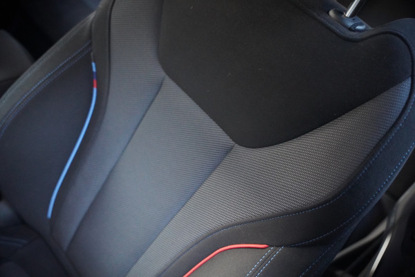 BMW 3 Serie Touring 330i xDrive High Excecutive M Sport | M Performance | Stoelverwarming | Camera | Navigatie | Parkeersensoren | Apple Carplay | Keyless | HIFI | Adaptive Cruise Control | DAB | LED | BTW | Fabrieksgarantie