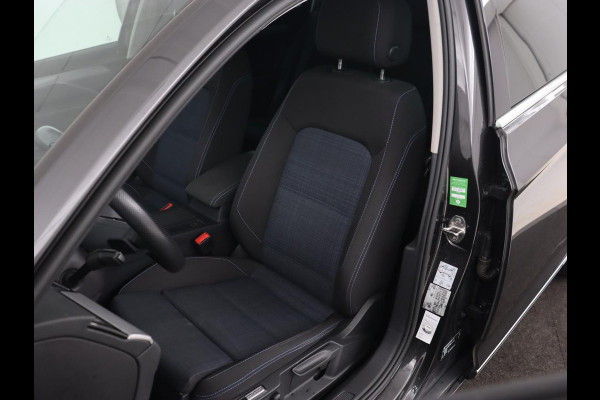 Volkswagen Passat 1.4 TSI PHEV GTE | Stoelverwarming | Massage | Carplay | Navigatie | Matrix LED | Camera | Park Assist | Adaptive cruise | Side Assist | Plug In