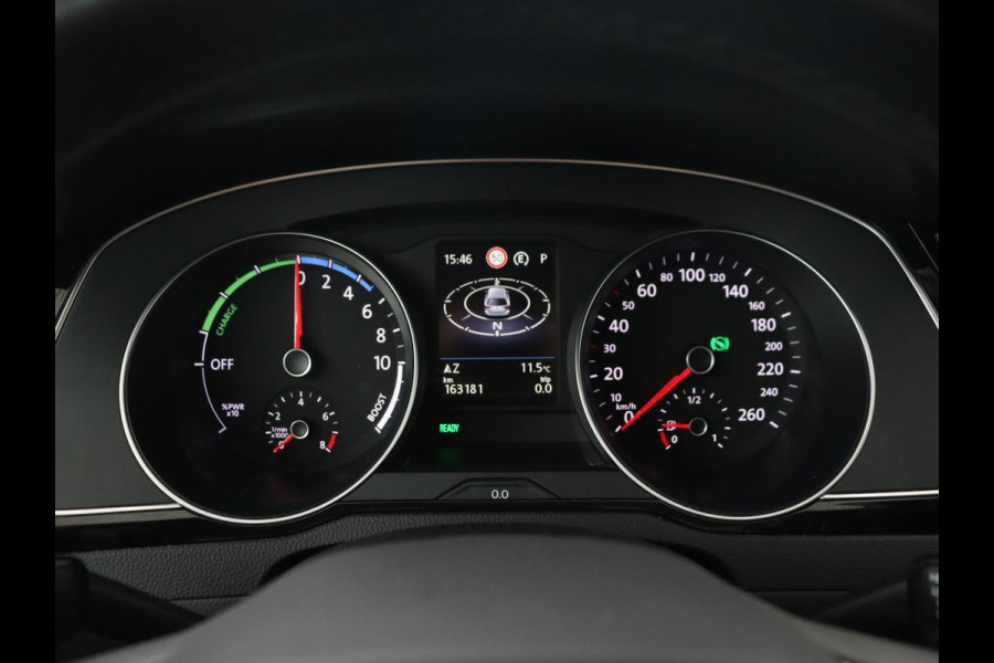 Volkswagen Passat 1.4 TSI PHEV GTE | Stoelverwarming | Massage | Carplay | Navigatie | Matrix LED | Camera | Park Assist | Adaptive cruise | Side Assist | Plug In
