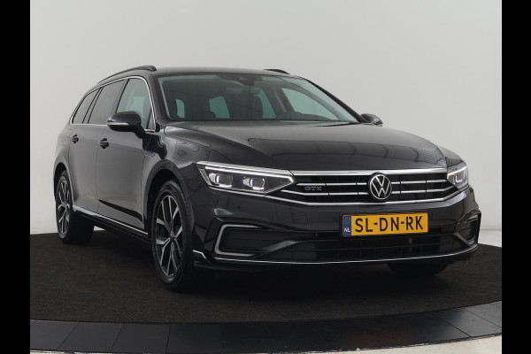 Volkswagen Passat 1.4 TSI PHEV GTE | Stoelverwarming | Massage | Carplay | Navigatie | Matrix LED | Camera | Park Assist | Adaptive cruise | Side Assist | Plug In
