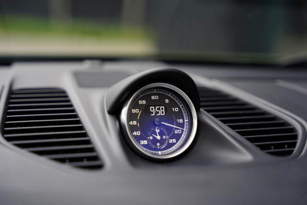 Porsche 911 991 Cabriolet 3.0 Carrera GTS Nato Green Burmester Lifting