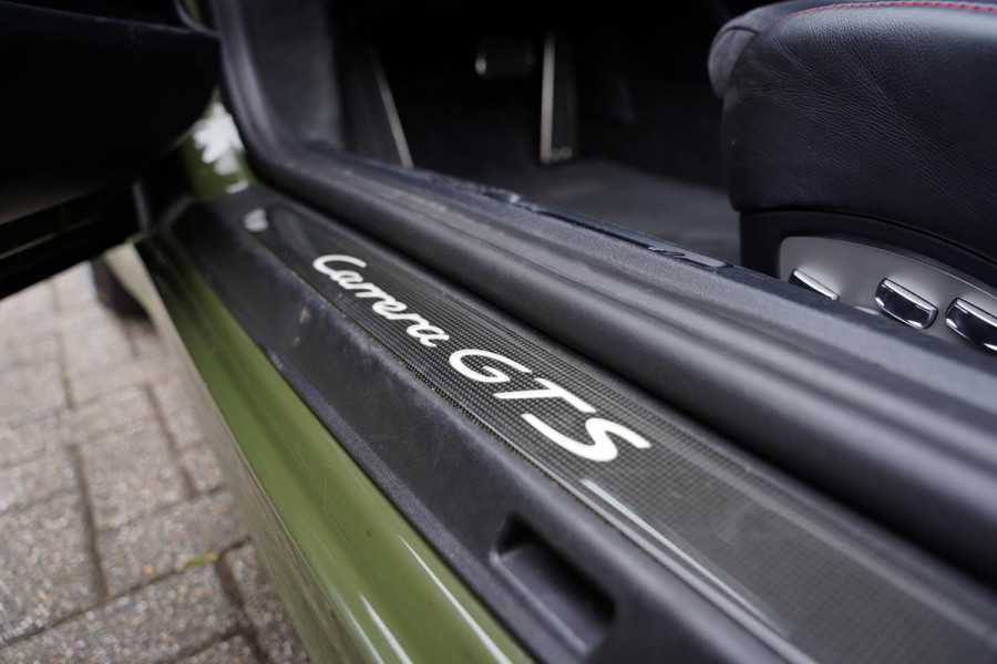 Porsche 911 991 Cabriolet 3.0 Carrera GTS Nato Green Burmester Lifting