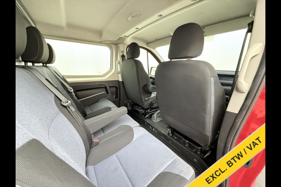 Opel Vivaro D126PK DC 5-Pers. Dubbele Cabine Navi Camera EURO 6 L2H1 Airco Trekhaak Cruise Control Pdc Sport EcoFlex 1.6CDTI Betonplex Vloer Wandbetimmering Schuifdeur 1e Eigenaar Origineel Nederlandse Auto