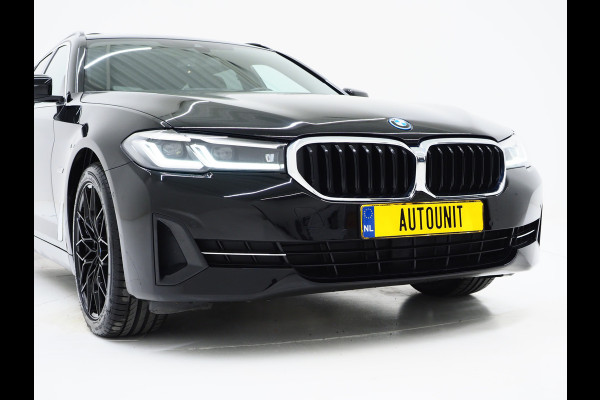 BMW 5 Serie Touring 530e xDrive Business Edition Plus | Panoramadak | Camera | Sfeerverlichting | BLIS | Carplay