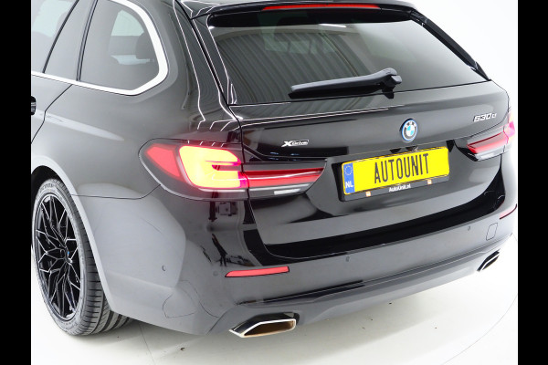 BMW 5 Serie Touring 530e xDrive Business Edition Plus | Panoramadak | Camera | Sfeerverlichting | BLIS | Carplay