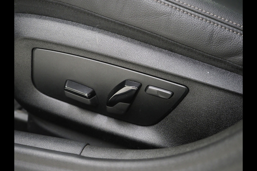 BMW 5 Serie Touring 530e xDrive Business Edition Plus | Panoramadak | Camera | Sfeerverlichting | BLIS | Carplay