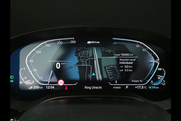 BMW 5 Serie Touring 530e xDrive Business Edition Plus | Panoramadak | Camera | Sfeerverlichting | BLIS | Carplay