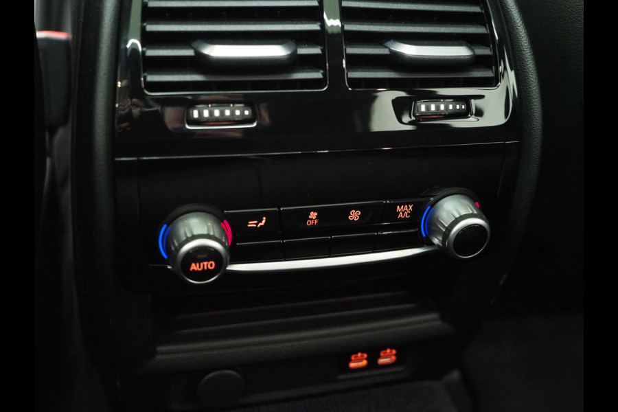 BMW 5 Serie Touring 530e xDrive Business Edition Plus | Panoramadak | Camera | Sfeerverlichting | BLIS | Carplay