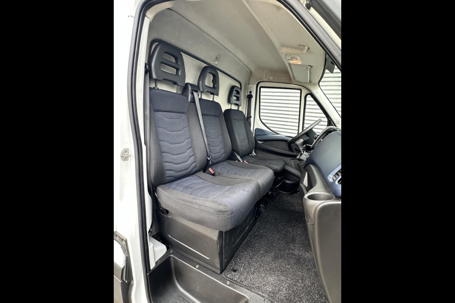 Iveco Daily 35S14V 2.3 Bakwagen met laadklep automaat Nieuwe motor met factuur!
