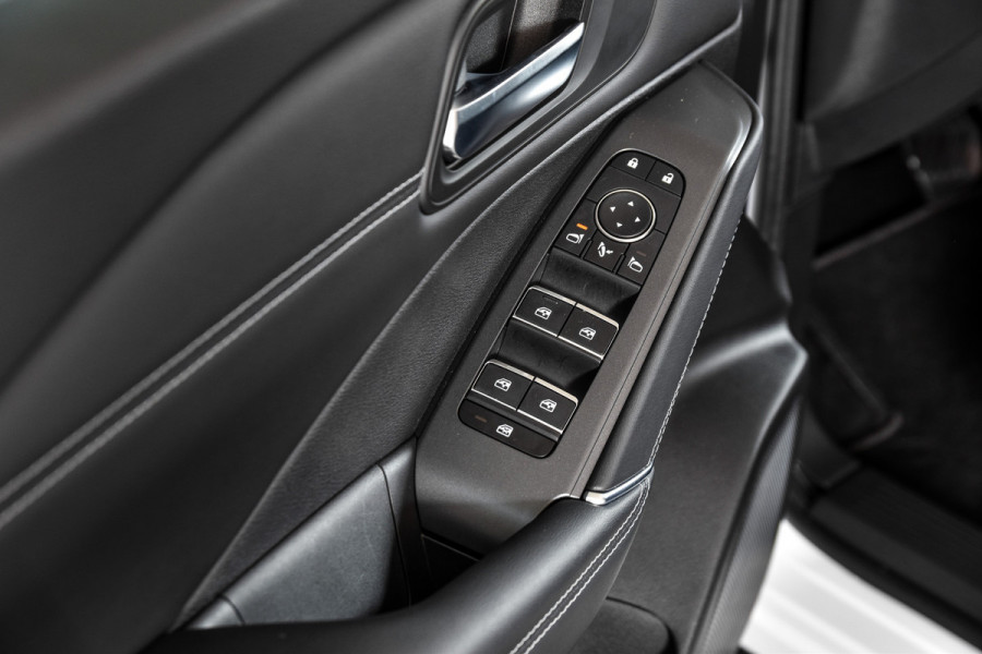 Nissan QASHQAI 1.3 MHEV 158 PK Xtronic N-Connecta - Automaat (Nieuw model) | Panodak | Cold Pack | Dig. Cockpit | Adapt. Cruise | 360 Camera | PDC | NAV + App Connect | LM 18" | ECC | 6754