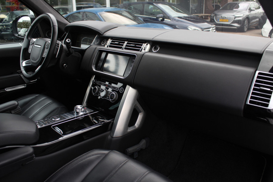 Land Rover Range Rover 3.0 SDV6 Hybrid Autobiography / Trekhaak / Panoramadak / Head-up / 22'' / Leder / Keyless / Meridian / Dodehoek / DAB