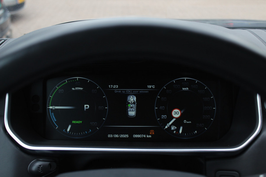 Land Rover Range Rover 3.0 SDV6 Hybrid Autobiography / Trekhaak / Panoramadak / Head-up / 22'' / Leder / Keyless / Meridian / Dodehoek / DAB