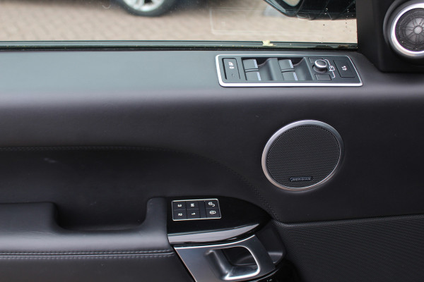 Land Rover Range Rover 3.0 SDV6 Hybrid Autobiography / Trekhaak / Panoramadak / Head-up / 22'' / Leder / Keyless / Meridian / Dodehoek / DAB