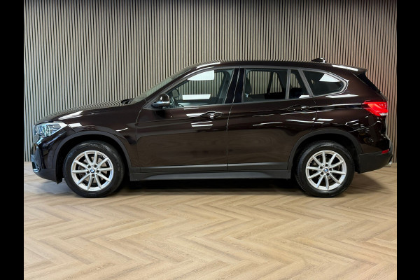 BMW X1 SDrive18i High Executive Edition AUT. NAVIGATIE CAMERA PDC CRUISE KEYLESS-GO STOELVERWARMING