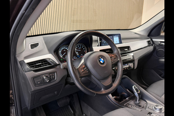 BMW X1 SDrive18i High Executive Edition AUT. NAVIGATIE CAMERA PDC CRUISE KEYLESS-GO STOELVERWARMING