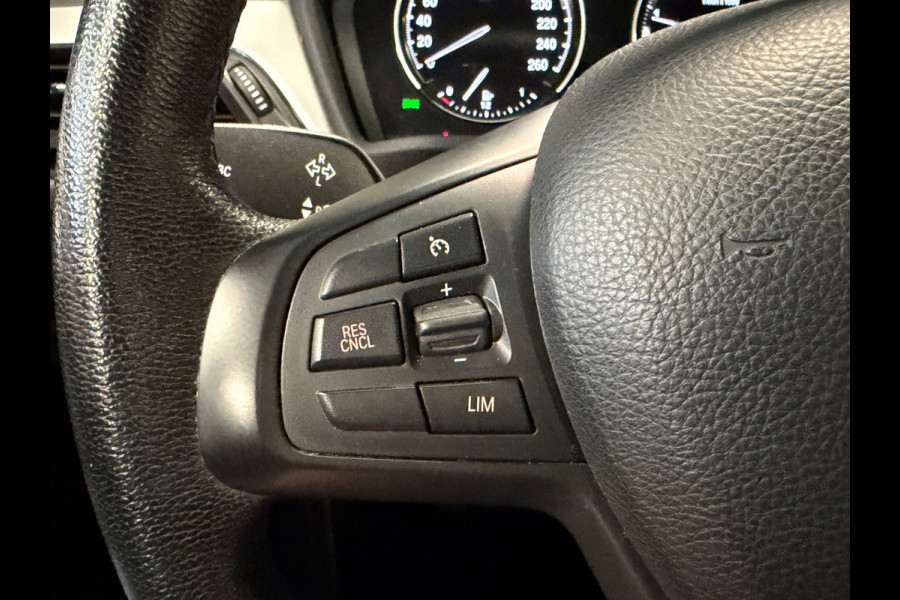 BMW X1 SDrive18i High Executive Edition AUT. NAVIGATIE CAMERA PDC CRUISE KEYLESS-GO STOELVERWARMING