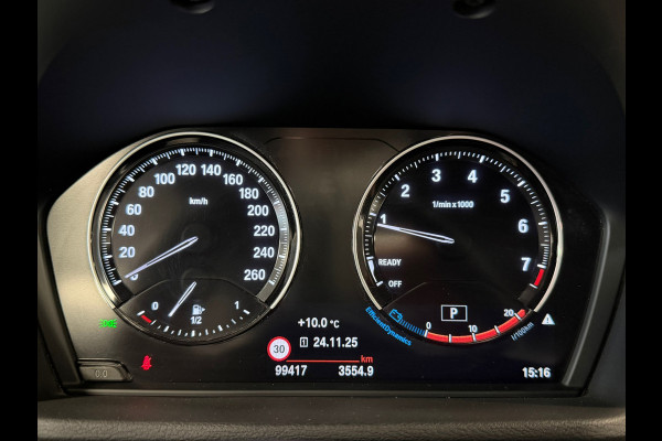 BMW X1 SDrive18i High Executive Edition AUT. NAVIGATIE CAMERA PDC CRUISE KEYLESS-GO STOELVERWARMING