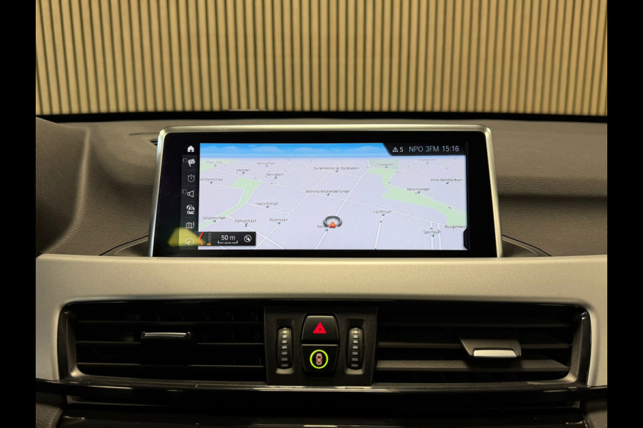 BMW X1 SDrive18i High Executive Edition AUT. NAVIGATIE CAMERA PDC CRUISE KEYLESS-GO STOELVERWARMING