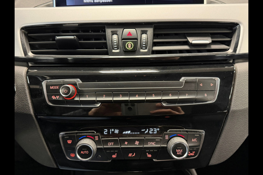 BMW X1 SDrive18i High Executive Edition AUT. NAVIGATIE CAMERA PDC CRUISE KEYLESS-GO STOELVERWARMING