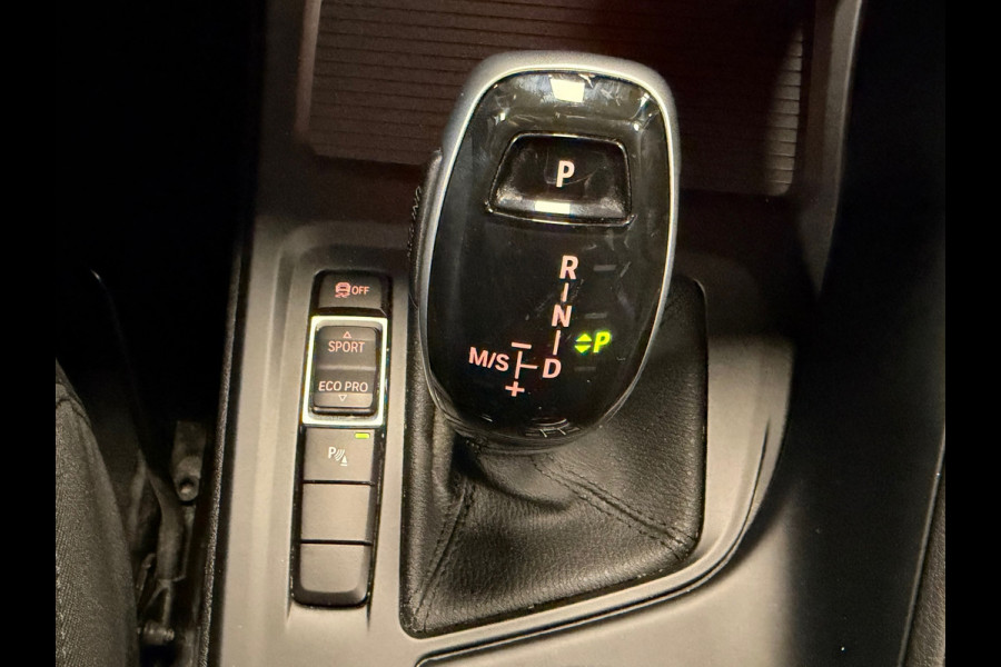 BMW X1 SDrive18i High Executive Edition AUT. NAVIGATIE CAMERA PDC CRUISE KEYLESS-GO STOELVERWARMING