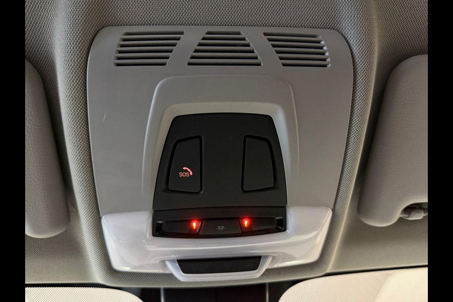 BMW X1 SDrive18i High Executive Edition AUT. NAVIGATIE CAMERA PDC CRUISE KEYLESS-GO STOELVERWARMING