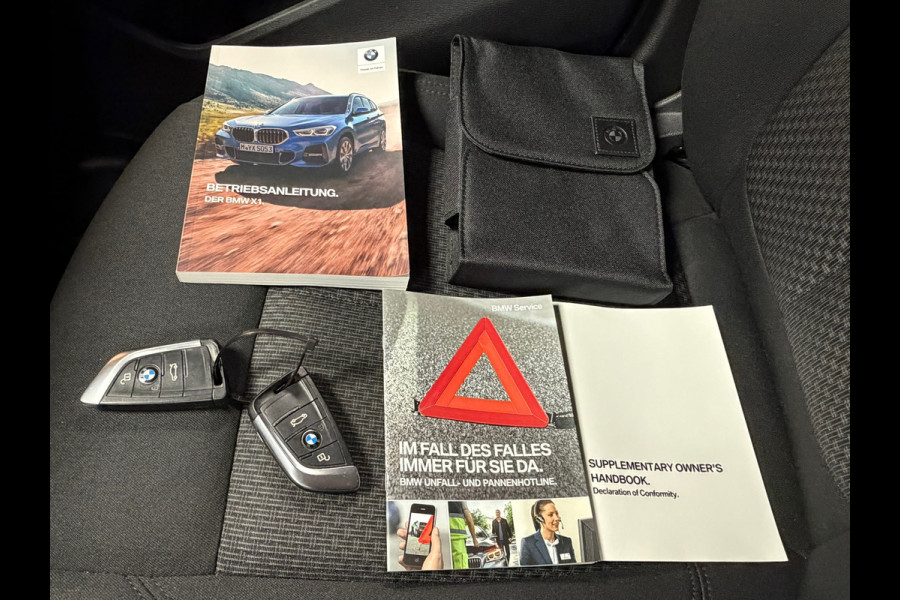 BMW X1 SDrive18i High Executive Edition AUT. NAVIGATIE CAMERA PDC CRUISE KEYLESS-GO STOELVERWARMING