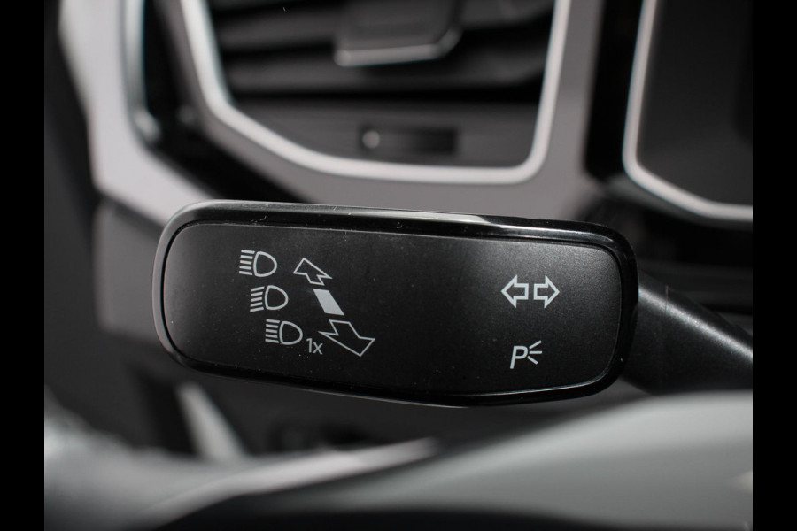 Volkswagen Polo 1.0 TSI 110pk Highline Plus DSG | Apple Carplay/Android Auto | Dab | Parkeer sensoren | Extra Getint Glas | Adaptive Cruise Control