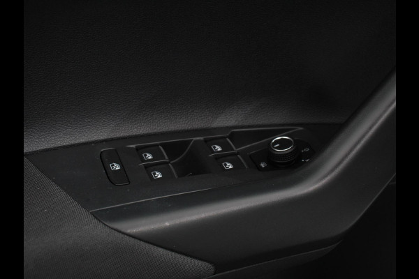 Volkswagen Polo 1.0 TSI 110pk Highline Plus DSG | Apple Carplay/Android Auto | Dab | Parkeer sensoren | Extra Getint Glas | Adaptive Cruise Control