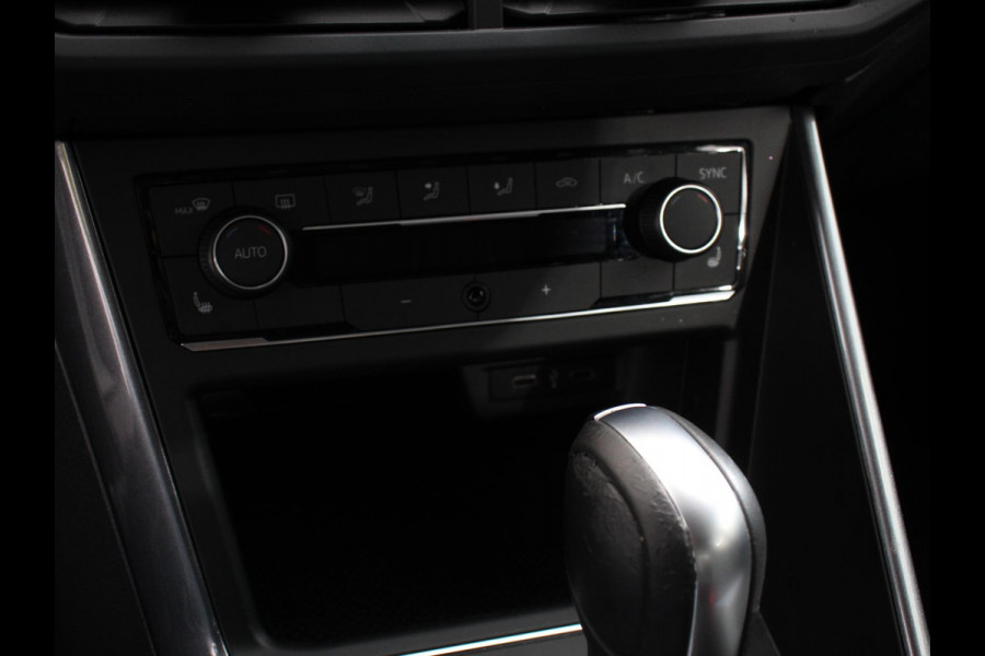 Volkswagen Polo 1.0 TSI 110pk Highline Plus DSG | Apple Carplay/Android Auto | Dab | Parkeer sensoren | Extra Getint Glas | Adaptive Cruise Control