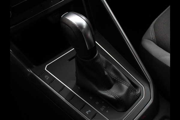 Volkswagen Polo 1.0 TSI 110pk Highline Plus DSG | Apple Carplay/Android Auto | Dab | Parkeer sensoren | Extra Getint Glas | Adaptive Cruise Control