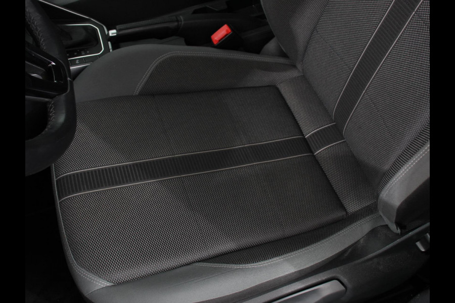 Volkswagen Polo 1.0 TSI 110pk Highline Plus DSG | Apple Carplay/Android Auto | Dab | Parkeer sensoren | Extra Getint Glas | Adaptive Cruise Control