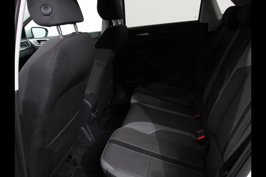 Volkswagen Polo 1.0 TSI 110pk Highline Plus DSG | Apple Carplay/Android Auto | Dab | Parkeer sensoren | Extra Getint Glas | Adaptive Cruise Control