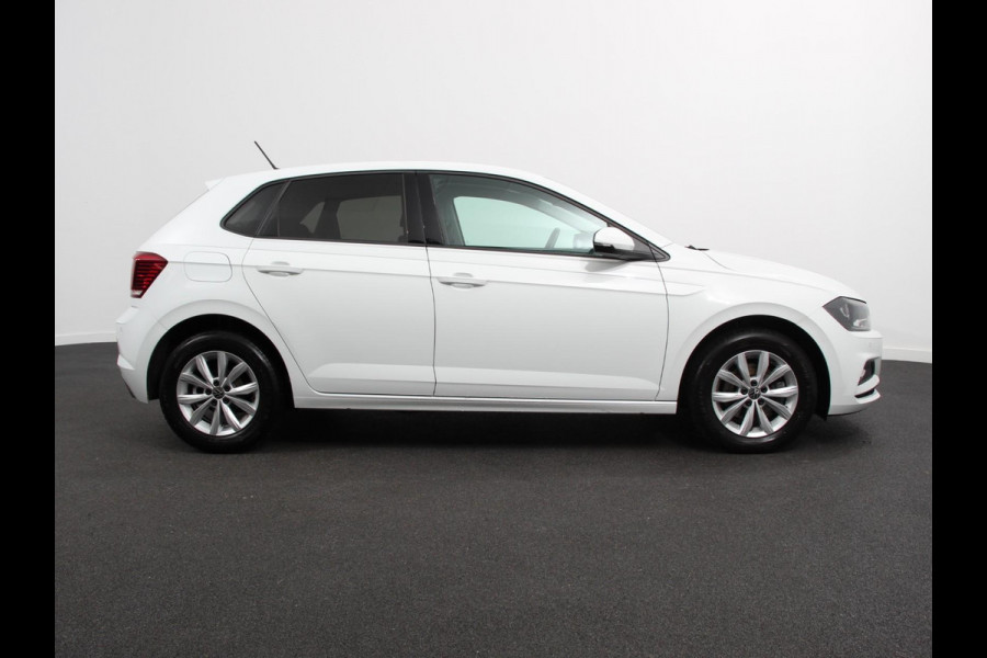 Volkswagen Polo 1.0 TSI 110pk Highline Plus DSG | Apple Carplay/Android Auto | Dab | Parkeer sensoren | Extra Getint Glas | Adaptive Cruise Control