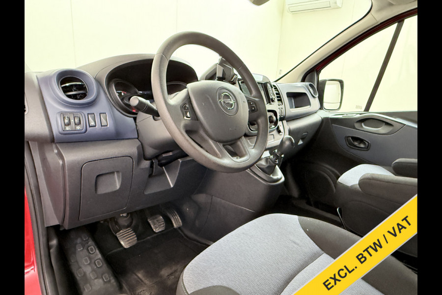 Opel Vivaro * Gereserveerd* 1.6CDTI 126PK L2H1 DC Dubbele Cabine 5-Persoons Navi Camera Airco Trekhaak Cruise Control Pdc Sport EcoFlex Betonplex Vloer Wandbetimmering Schuifdeur Euro 6 1e Eigenaar Origineel Nederlandse Auto