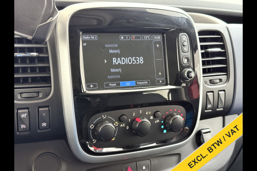 Opel Vivaro * Gereserveerd* 1.6CDTI 126PK L2H1 DC Dubbele Cabine 5-Persoons Navi Camera Airco Trekhaak Cruise Control Pdc Sport EcoFlex Betonplex Vloer Wandbetimmering Schuifdeur Euro 6 1e Eigenaar Origineel Nederlandse Auto