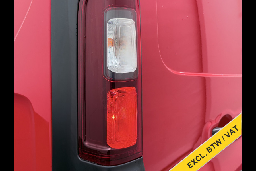 Opel Vivaro * Gereserveerd* 1.6CDTI 126PK L2H1 DC Dubbele Cabine 5-Persoons Navi Camera Airco Trekhaak Cruise Control Pdc Sport EcoFlex Betonplex Vloer Wandbetimmering Schuifdeur Euro 6 1e Eigenaar Origineel Nederlandse Auto